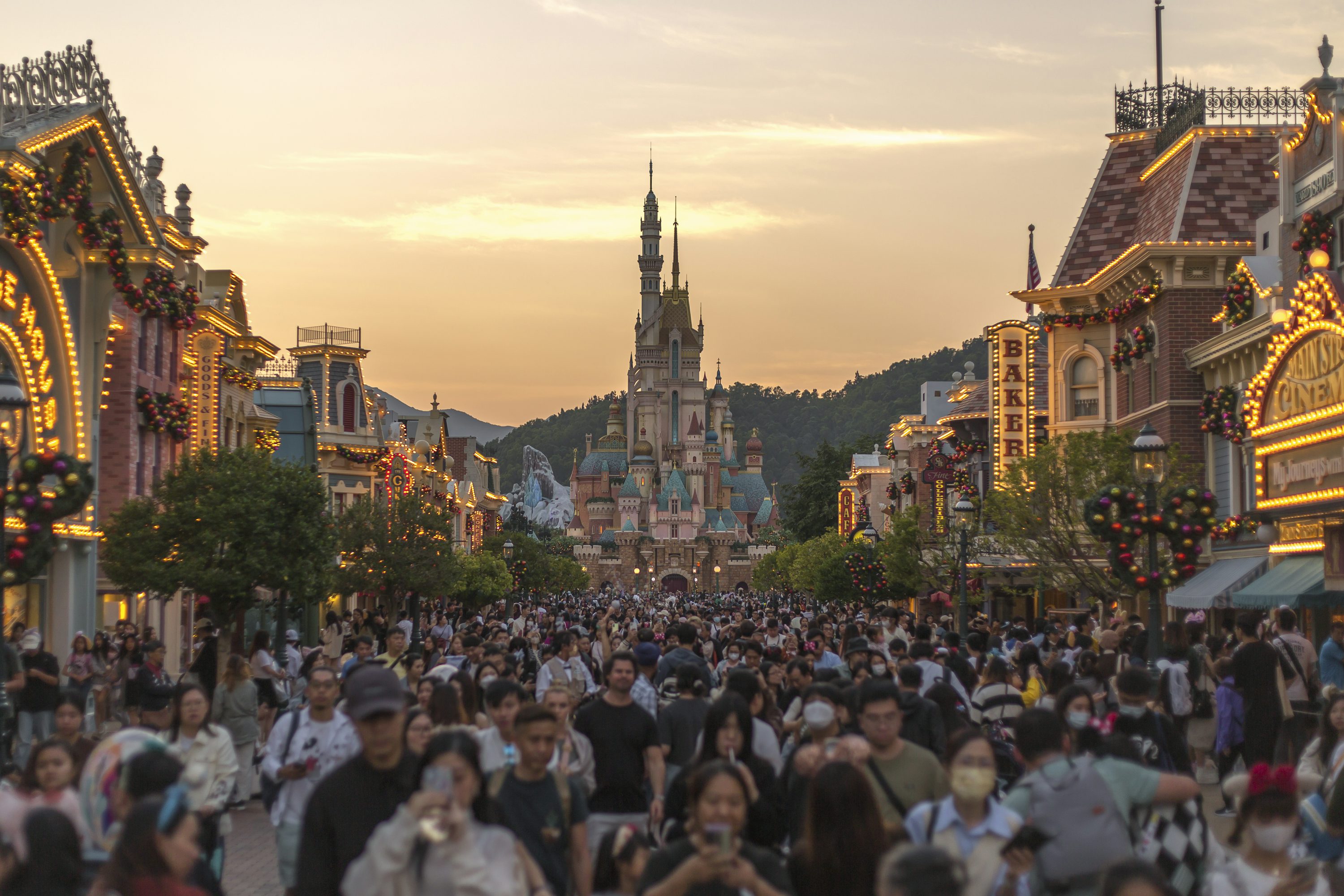 Disneyland: The Ultimate Guide for Indian Travellers (2025)